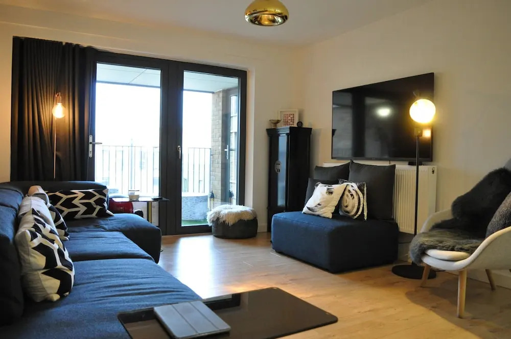 Modern 1 Bed Apartment In Oval