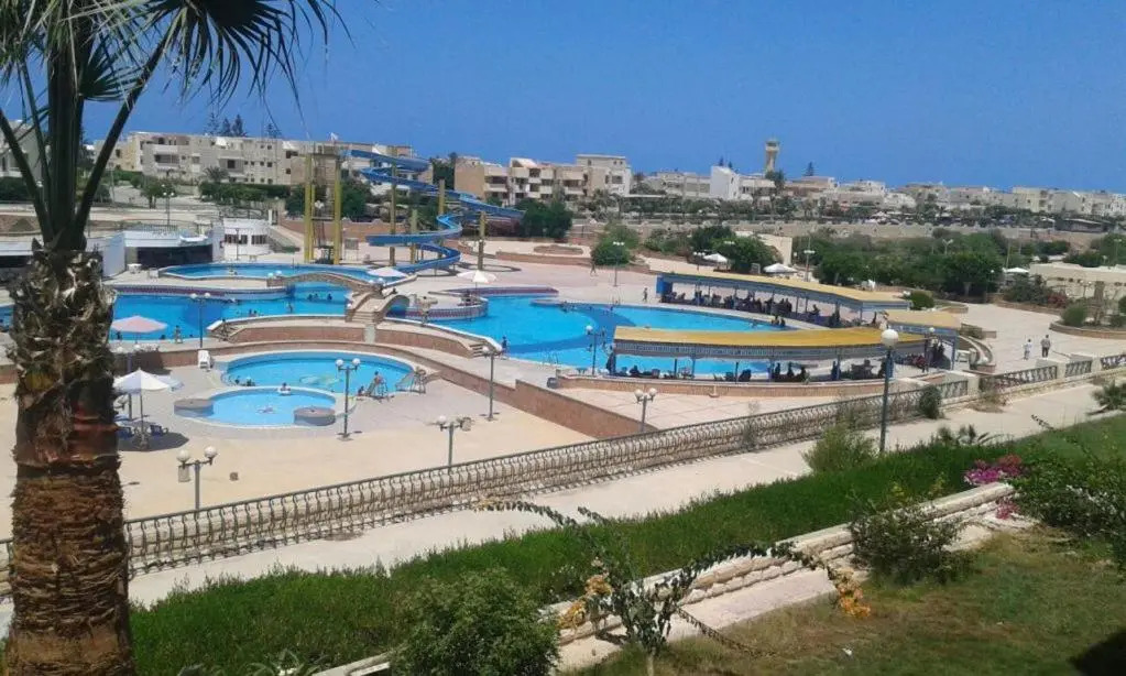 1CH1 studio 2beds ground floor sea view 114 green beach