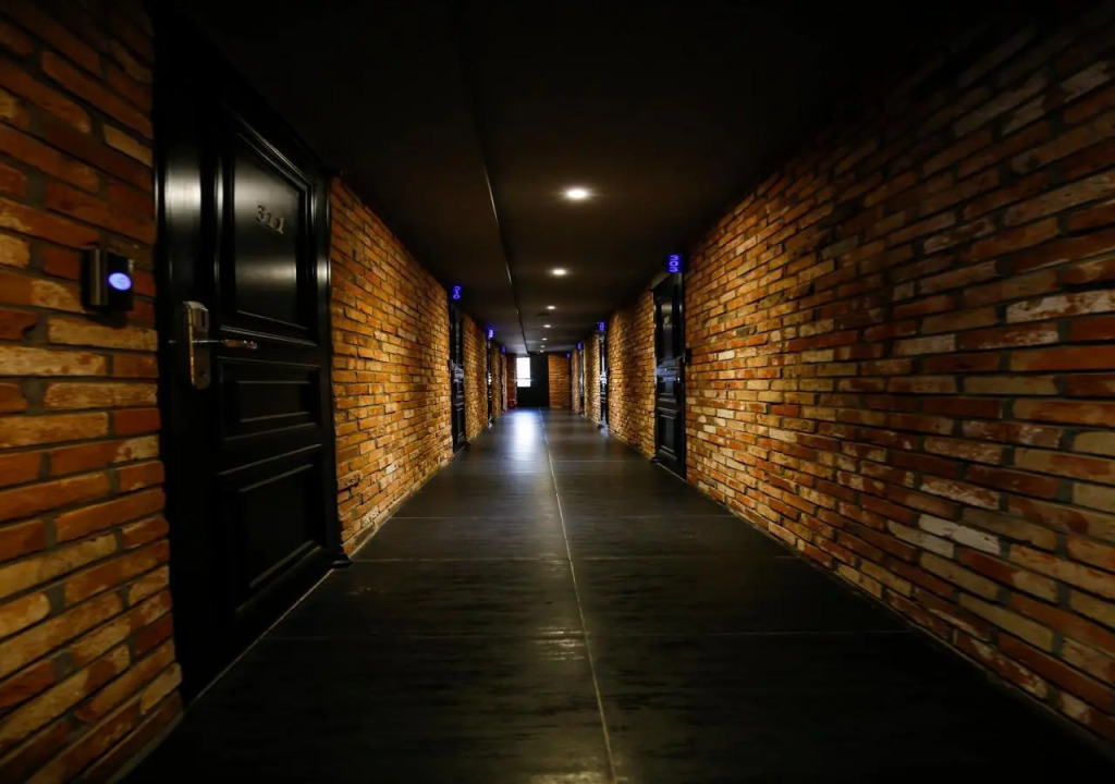 Hotel Story