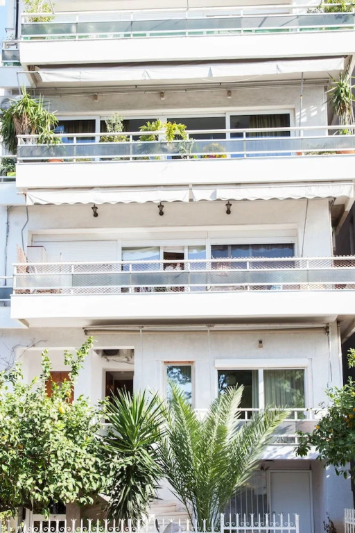 Fabulous Apartment Across Flisvos
