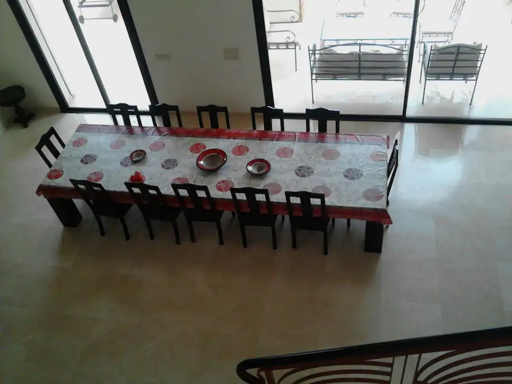 Spacious Comfortable Villa Ref T72024