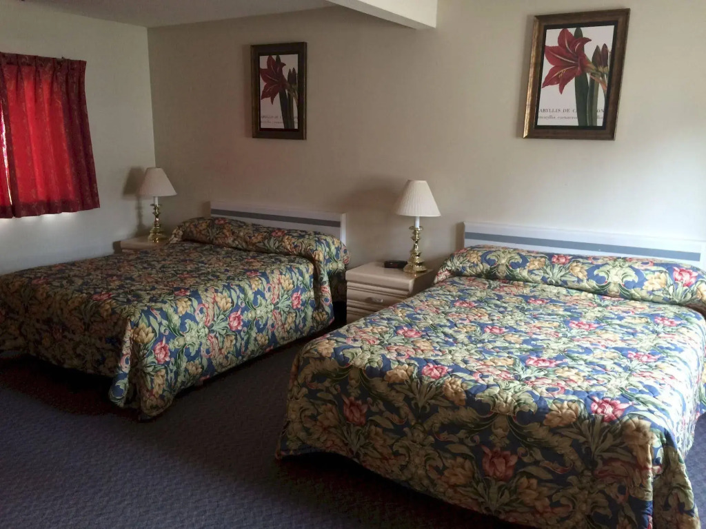 Pals Motel and RV Park