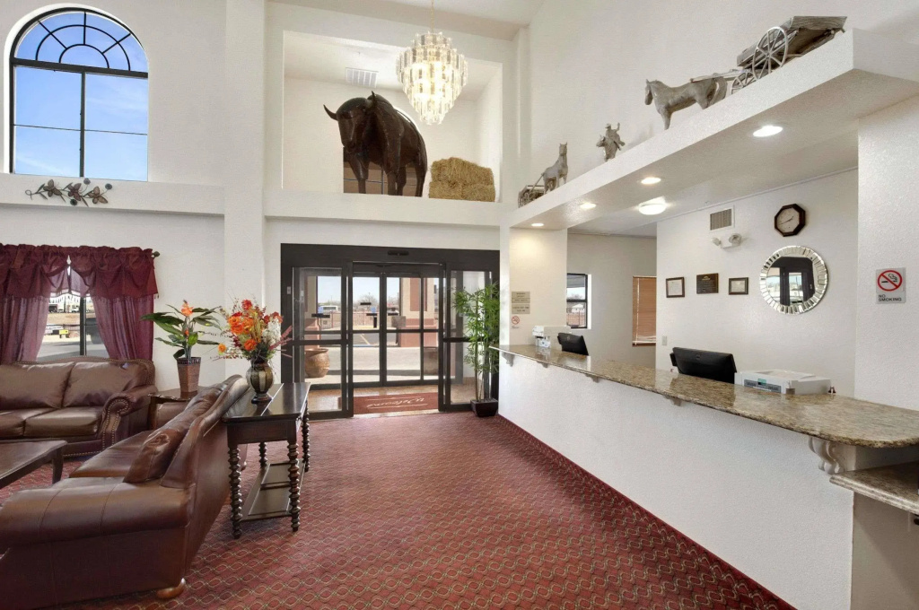 Howard Johnson by Wyndham Lubbock TX