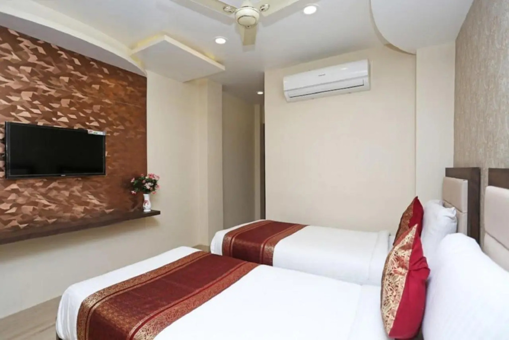 Hotel Aadesh Palace