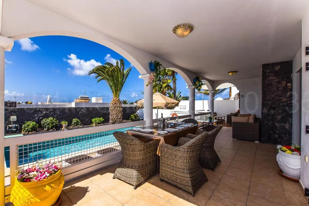 Villa Del Sol - LH133 By Villas Now Ltd
