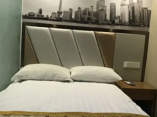 Shanghai Wangyue Hotel (Fangdian Road Subway Station)
