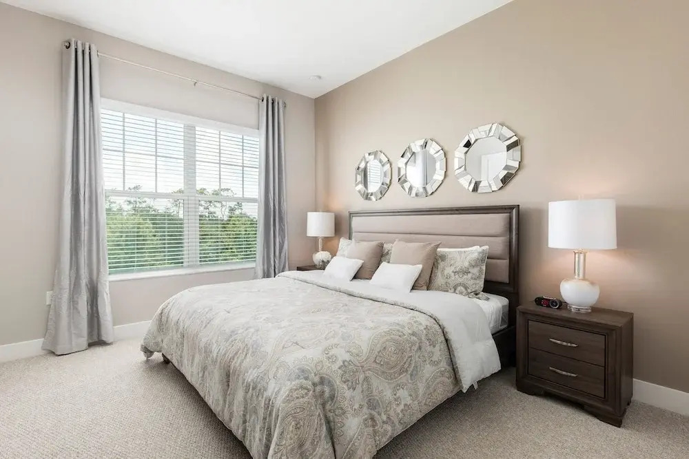 4 BR 4 BA | Full Kitchen