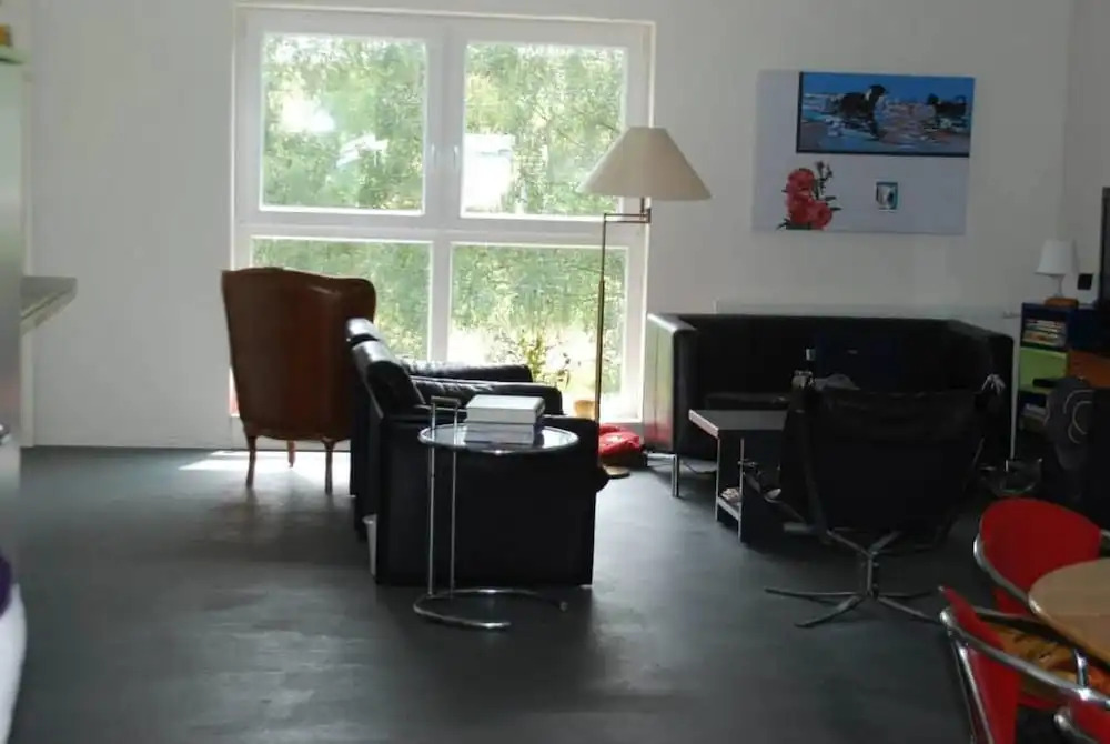Connies Art House
