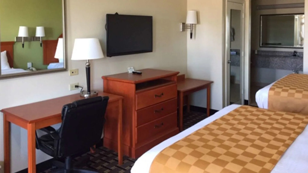 Motel 6 Tyler, TX