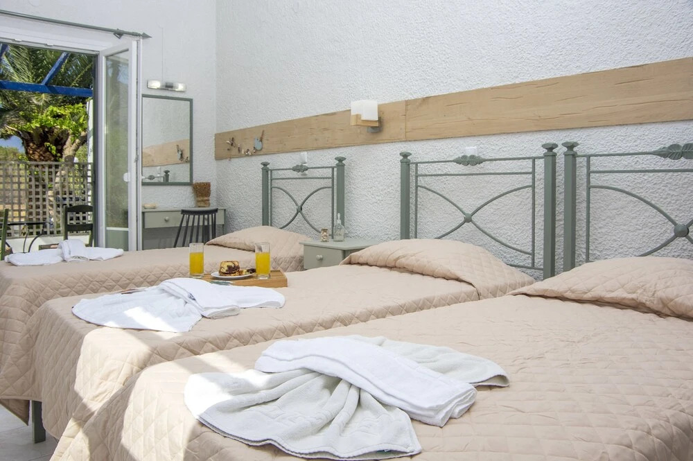 Syros Inn
