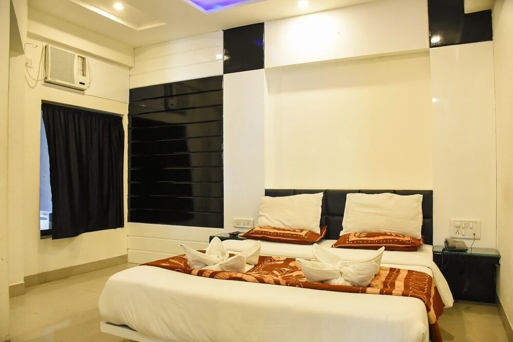 Anroute Stays120- Mahakal Temple