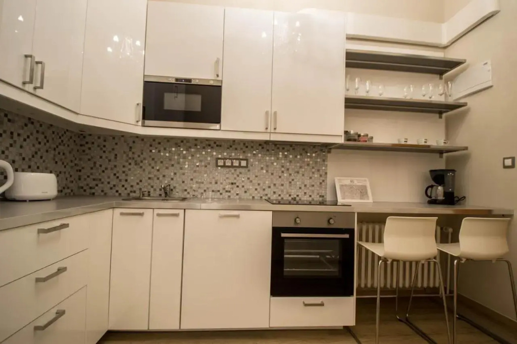 4BDR Historical Spirit Apt by Ruterra
