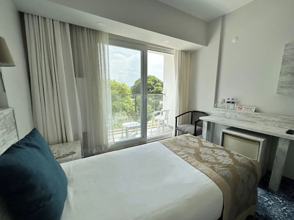 Kirtay Hotel