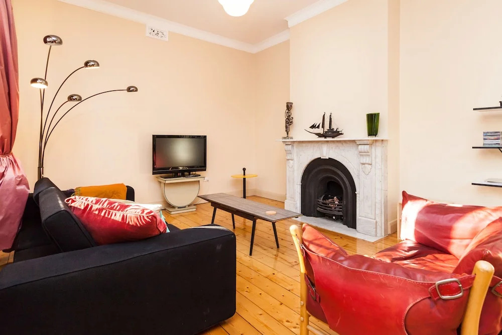 MADELINE, 1BDR Fitzroy Apartment