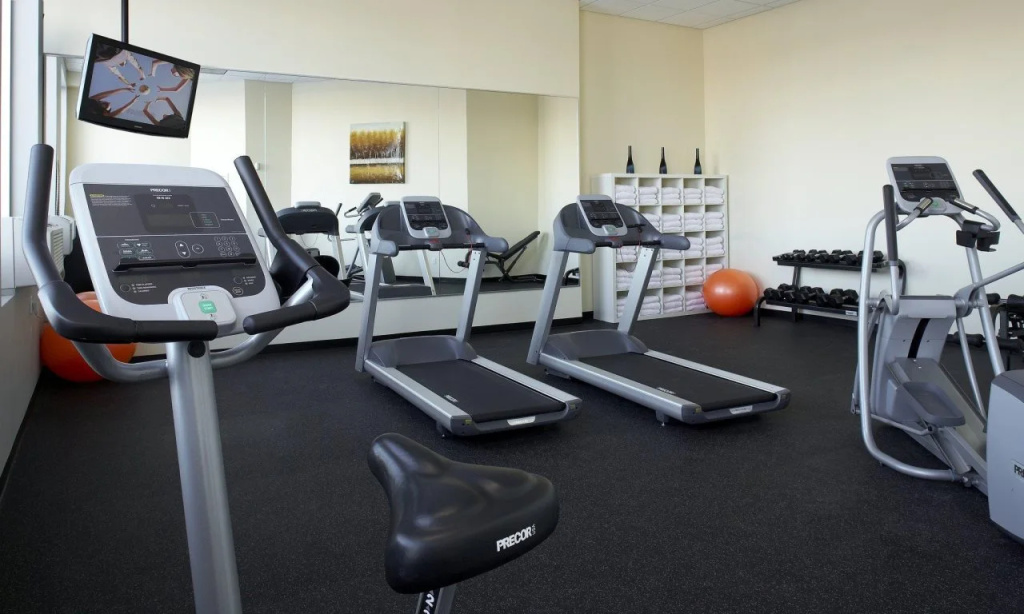Holiday Inn & Suites Montreal Airport by IHG