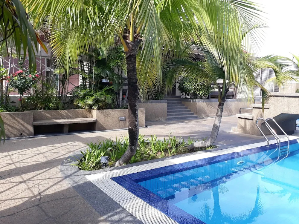 Studio Suite at Casa Mutiara 5 mins walk to LRT, Jalan Alor and Bukit Bintang