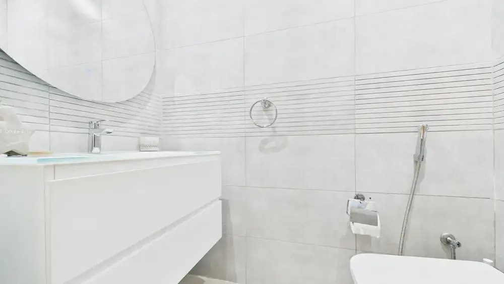 Spacious 2 BR with Sea & Marina View
