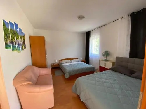 Room Sandra