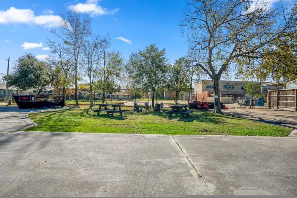 Gated Studio Near Downtown Houston and NRG