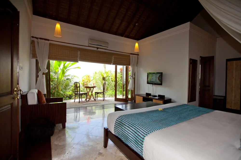 The Junno Villa