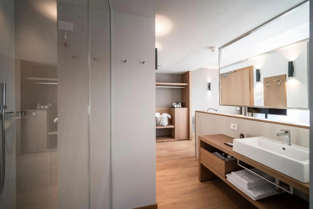 Be Place Adult Friendly Hotel