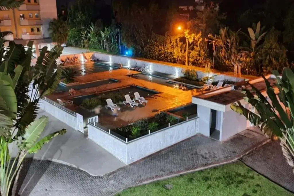 Varanda Gourmet, 05 piscinas, Elevador e Wi-Fi no Condomínio Passaredo
