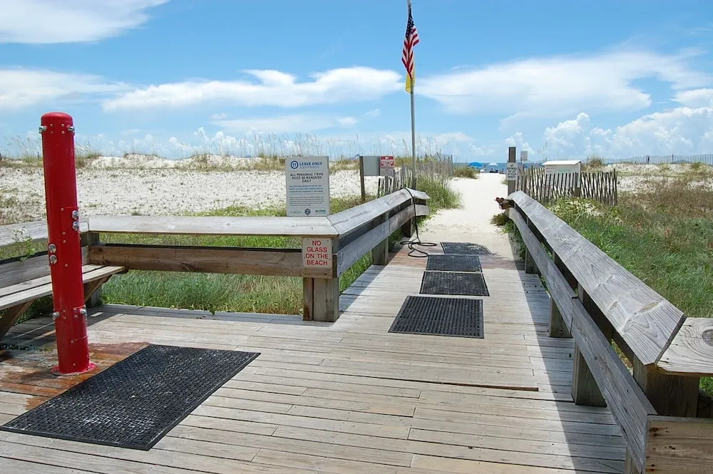 Island Winds East 409 condo