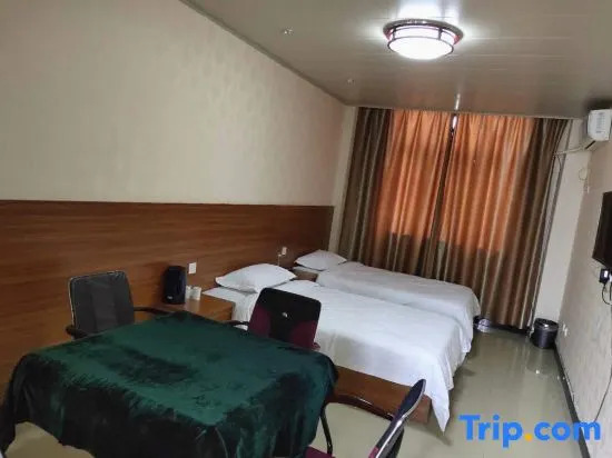 Junxian city gold fast hotel