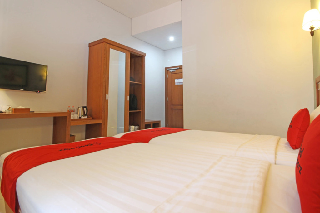 Reddoorz Premium near Sleman City Hall