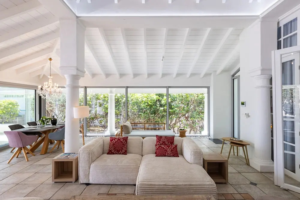 La Perla Estate - 7 BR Luxury Beachfront Villa with utmost privacy