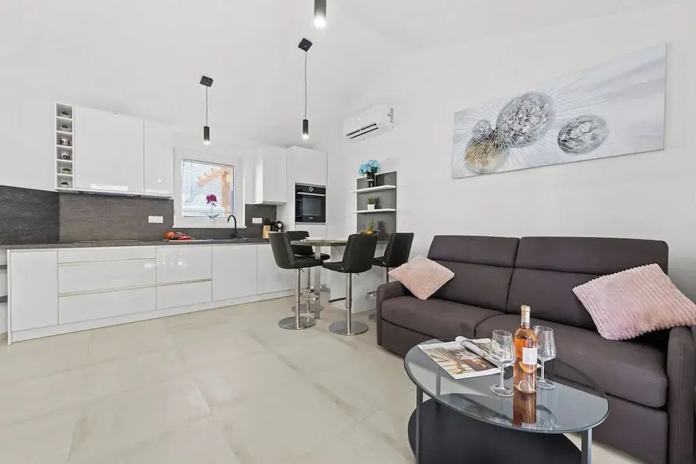 Apartment, 100m From the Beach