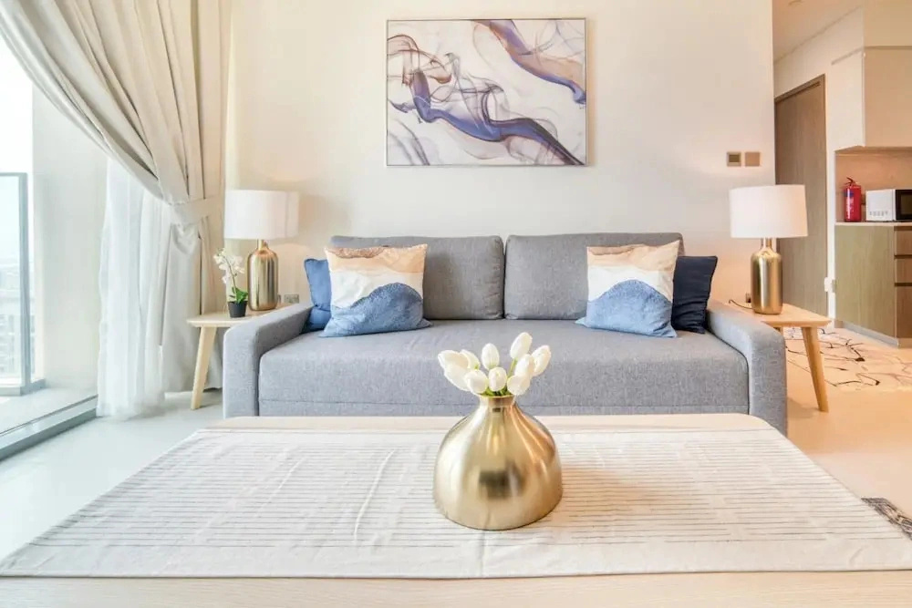 City Lights and Luxury Living Close to Dubai Mall