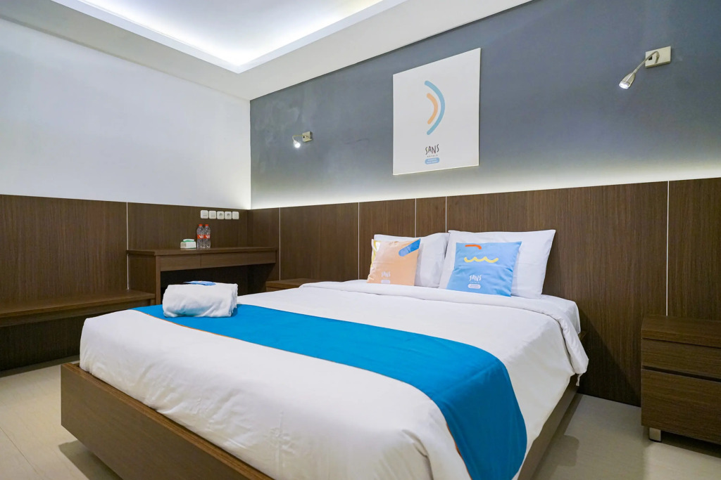 Sans Hotel Rumah Kita Daan Mogot by RedDoorz