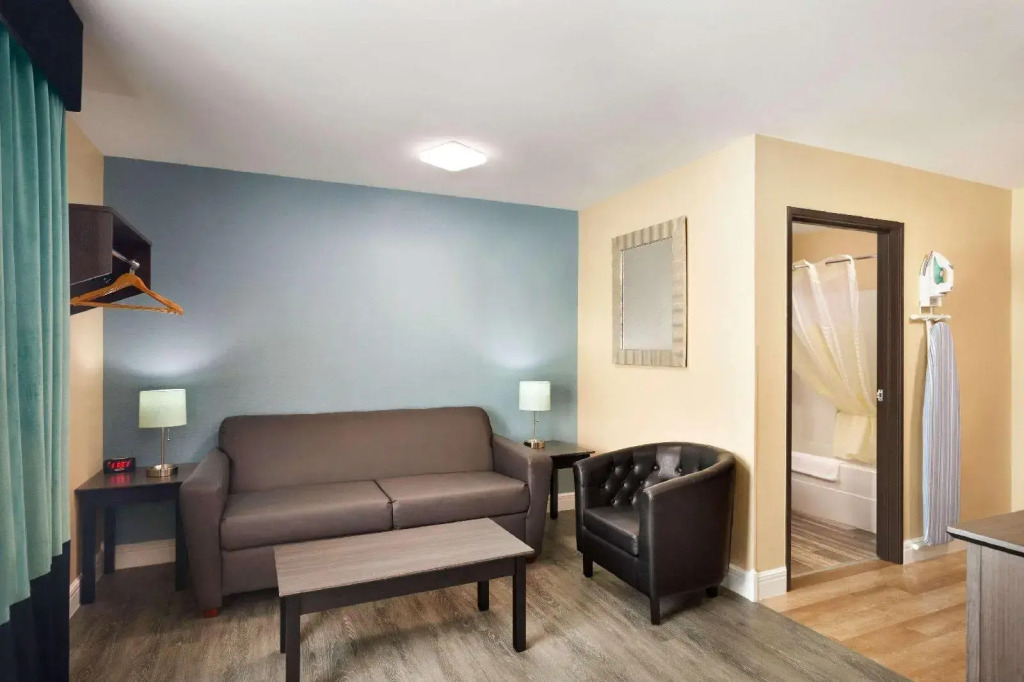 Hawthorn Suites by Wyndham St. Robert