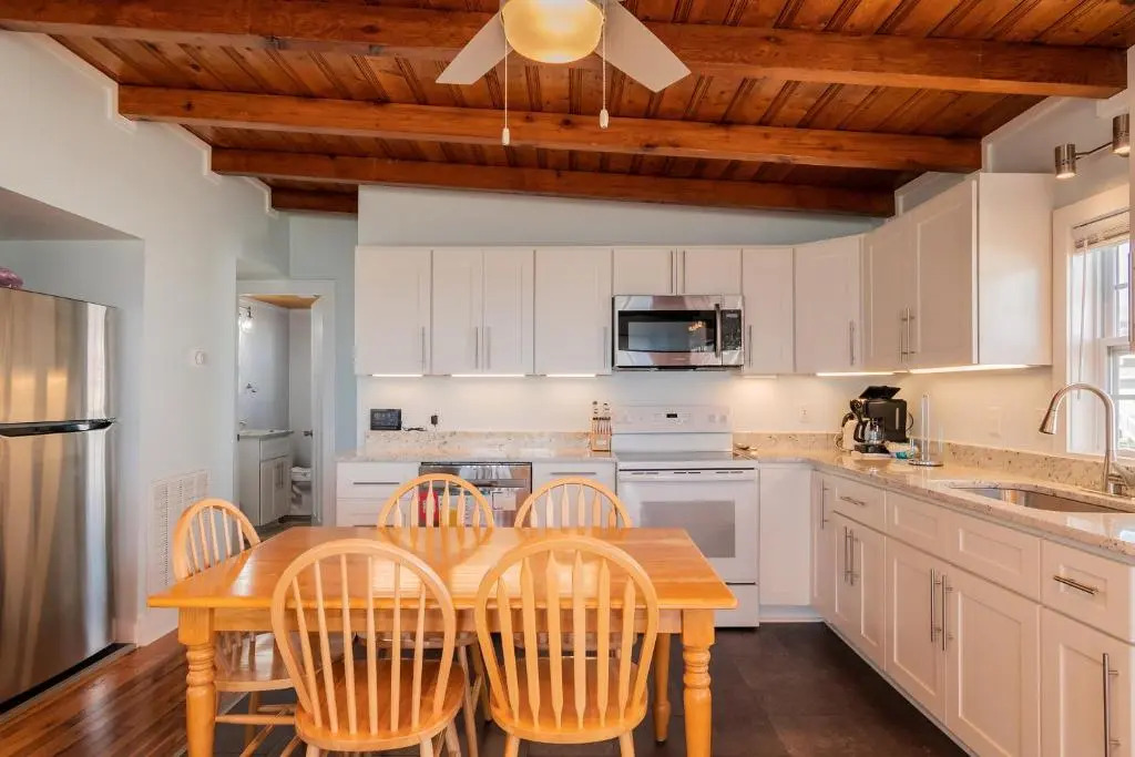 Chillax Inn by Oak Island Accommodations