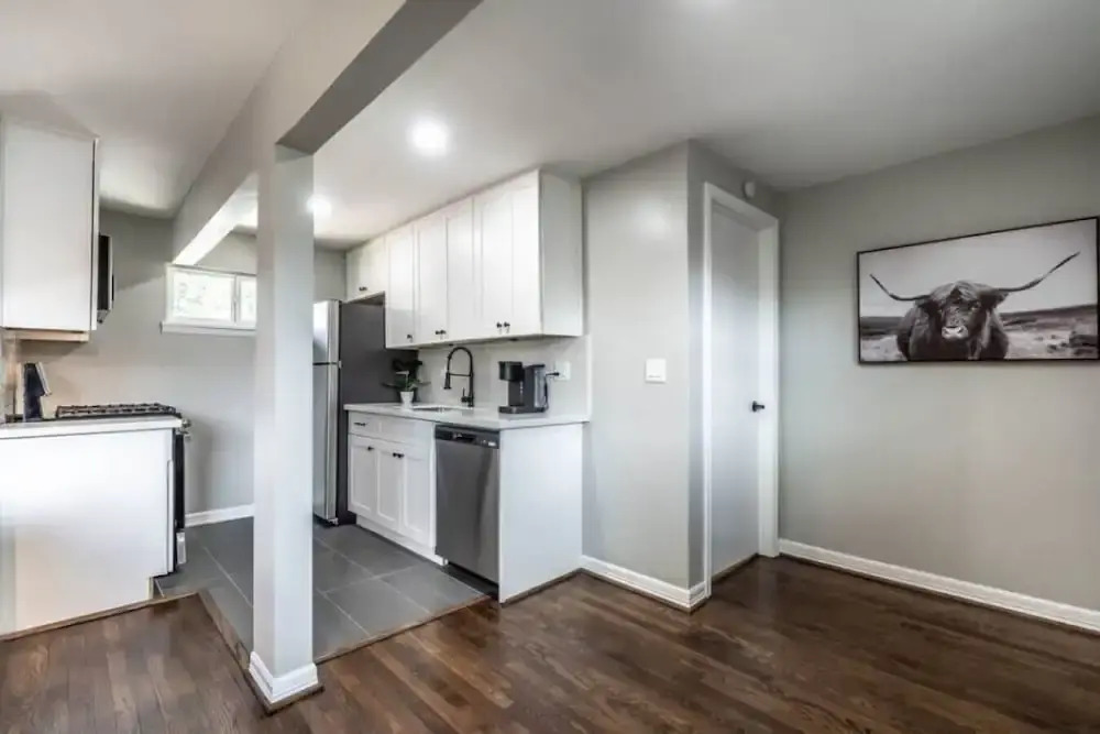 Stylish 1BR Urban Retreat
