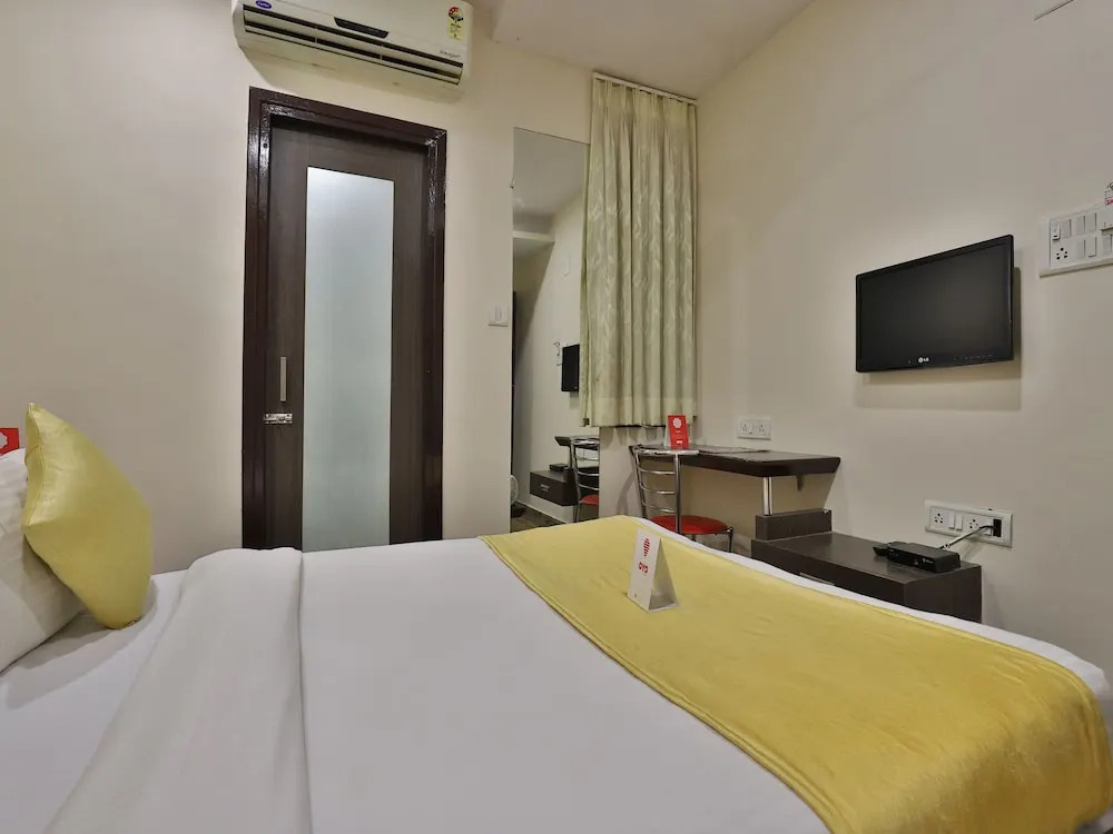 OYO 6949 New Rajdhani Hotel