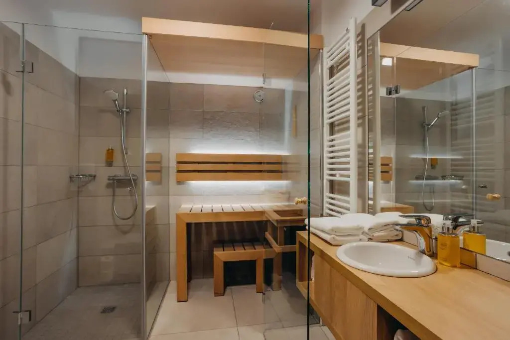 Platinum Apartments