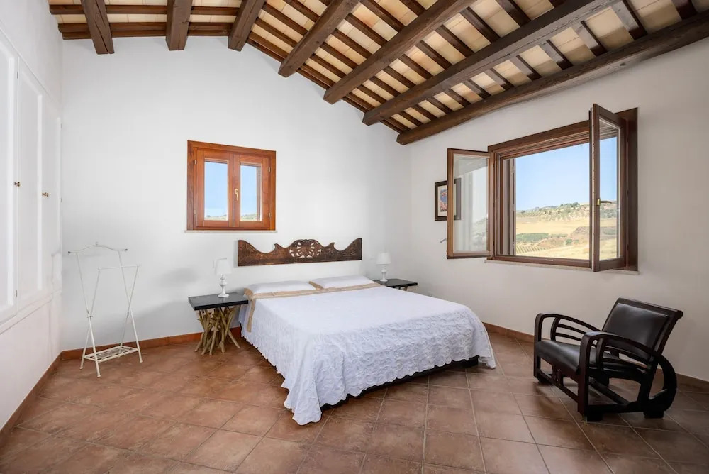 Villa sui Colli Ericini con Piscina by Wonderful Italy