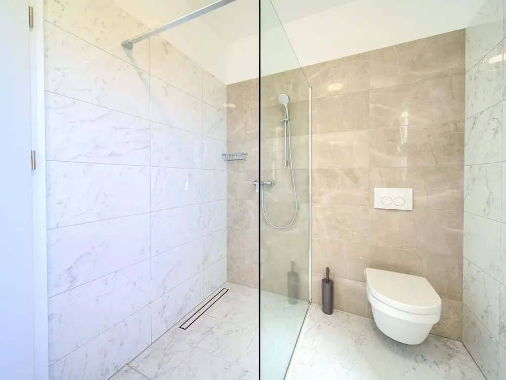 Villa in Cres With Sea Views & Pool