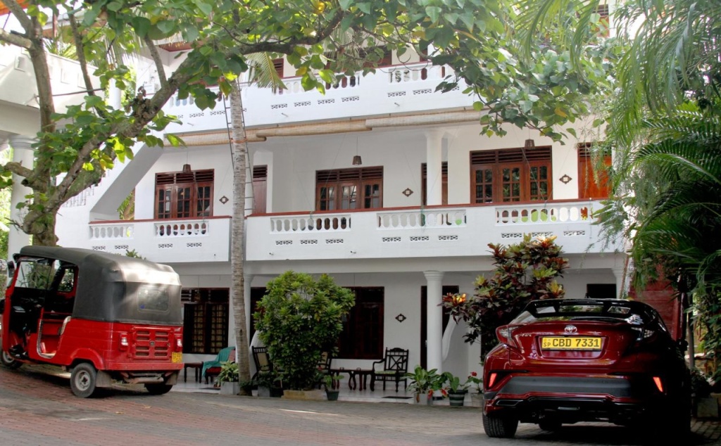 Hotel Happy Night & Restaurant