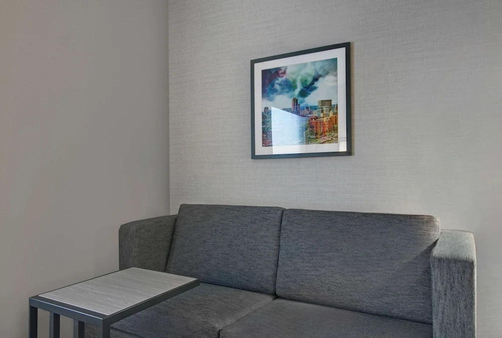 Hampton Inn & Suites Syracuse Erie Blvd I 690
