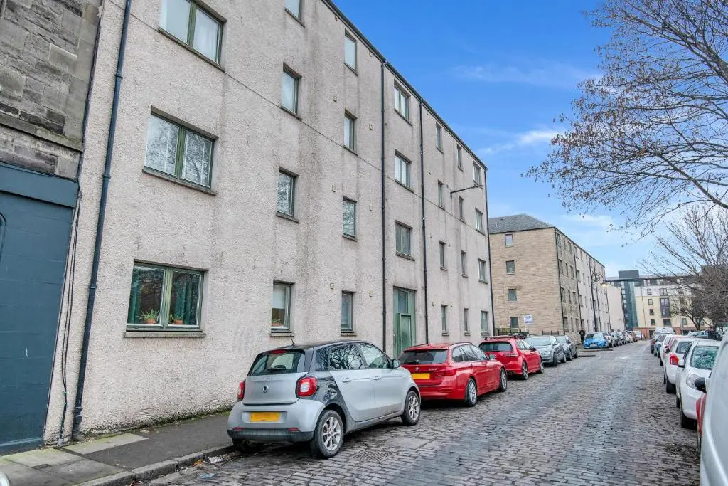 Edinburgh City Center Coady Apartment SLEEPS 5 FREE CAR PARK SPACE