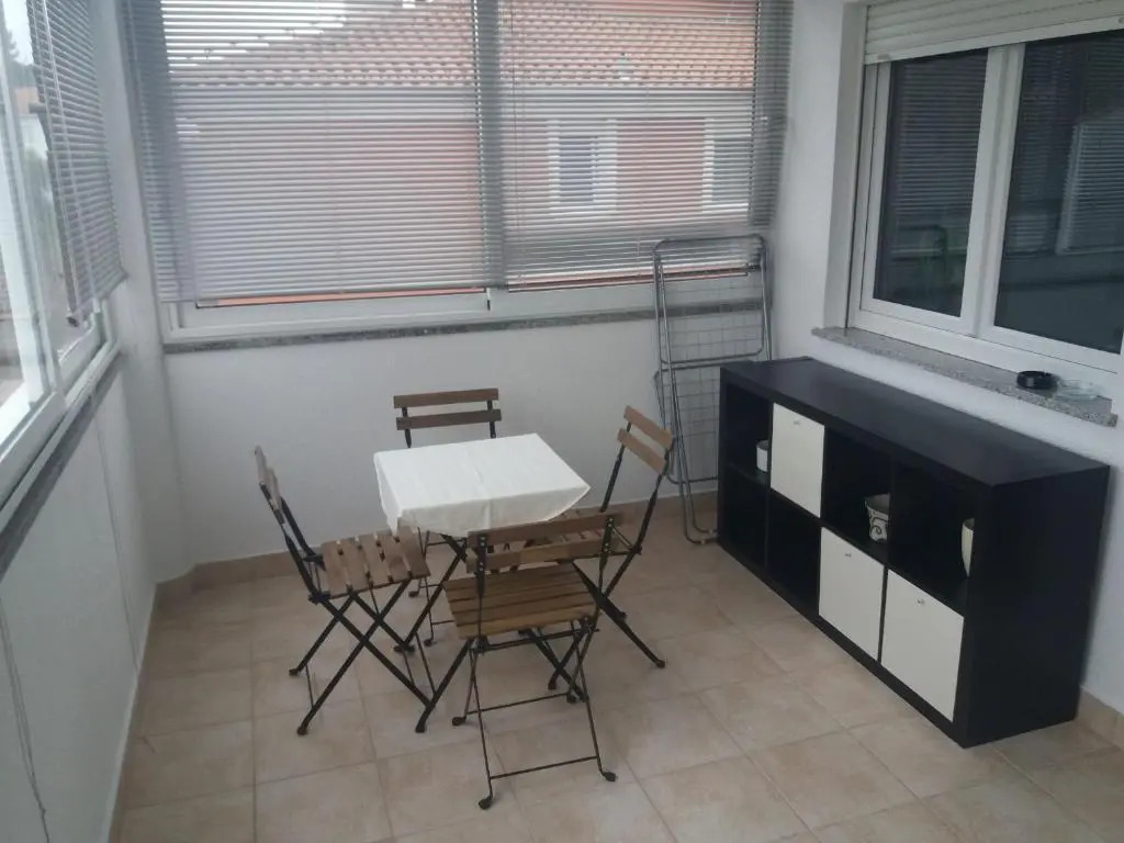 Leona Apartment