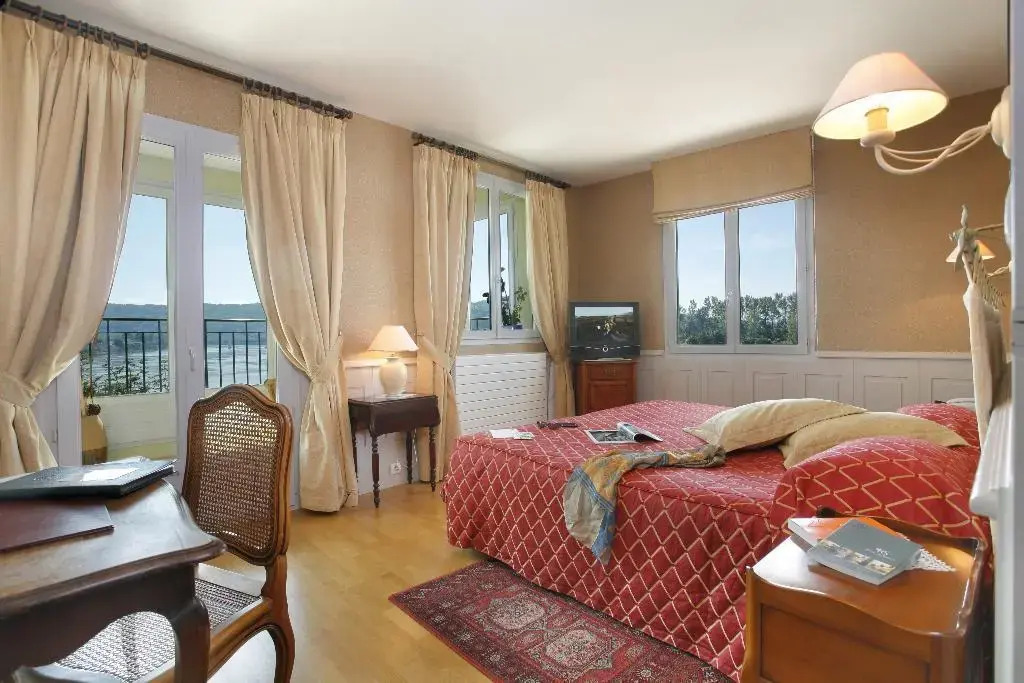 Le Beau Rivage