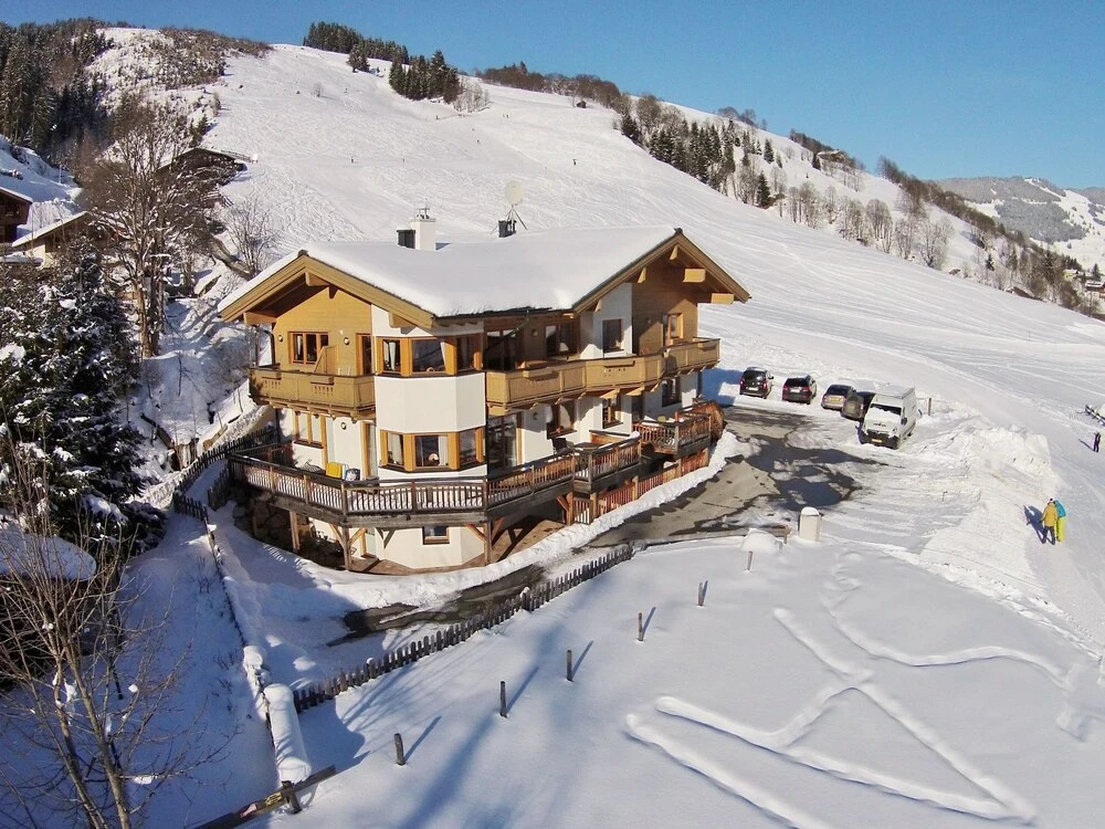 Spacious Apartment on Slopes in Saalbach-hinterglemm