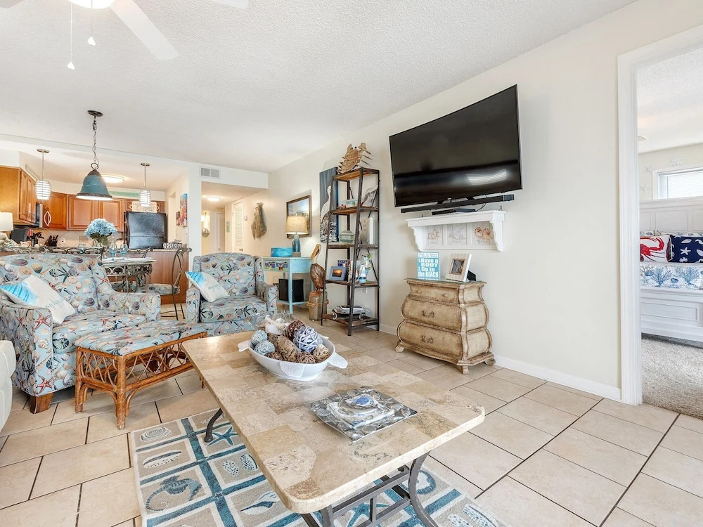 Buena Vista 301 by Bender Vacation Rentals