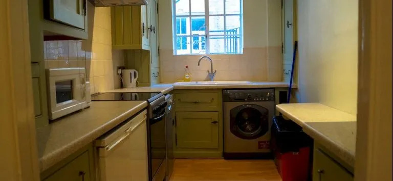 Wellington Road Apartments