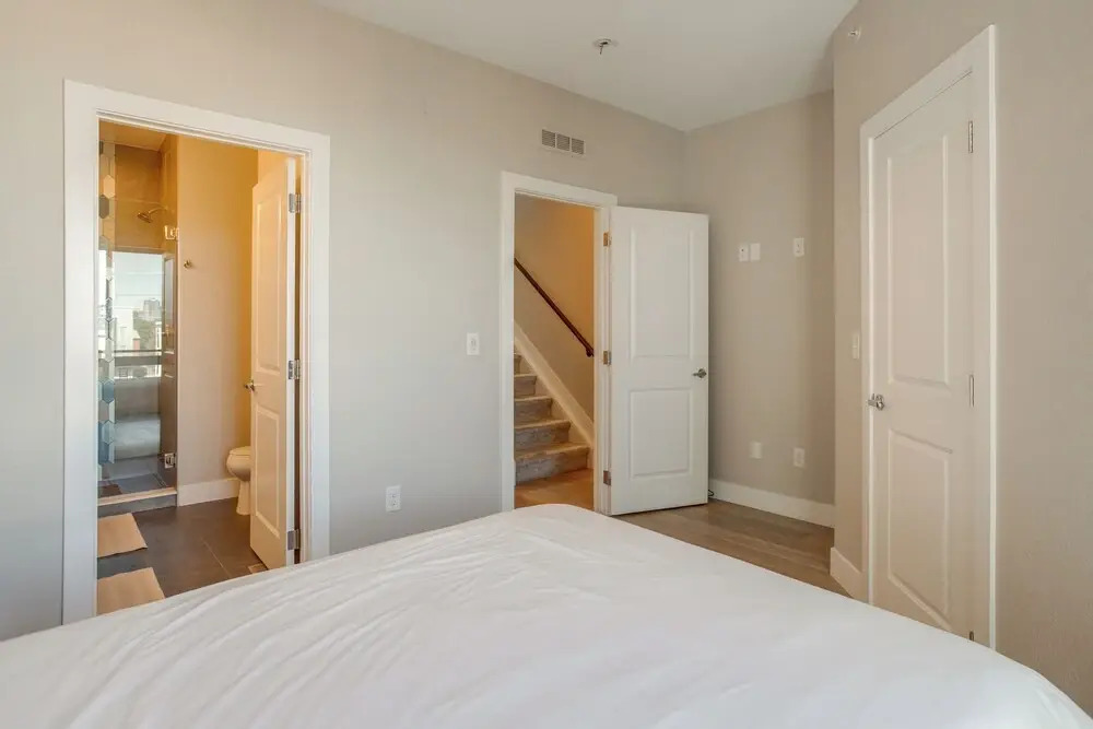 Mountain-view Rooftop Deck: Denver Townhome