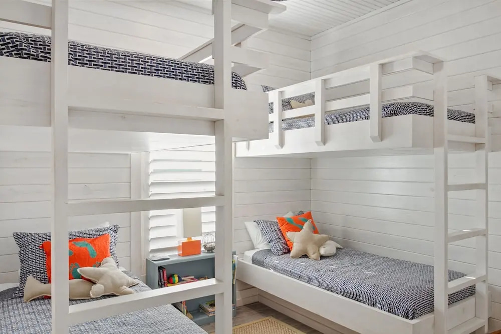 Gulf-view New-build W/ Pool & On-site Beach Access 4 Bedroom Home